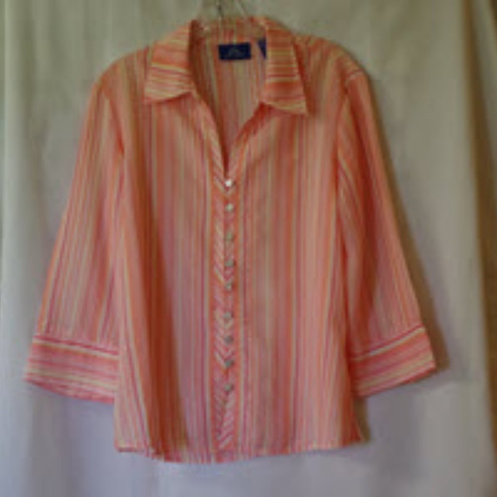 Women's J.H. Collectibles Button-down Shirt, 3/4 Sleeves